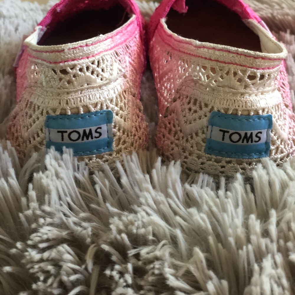 Toms